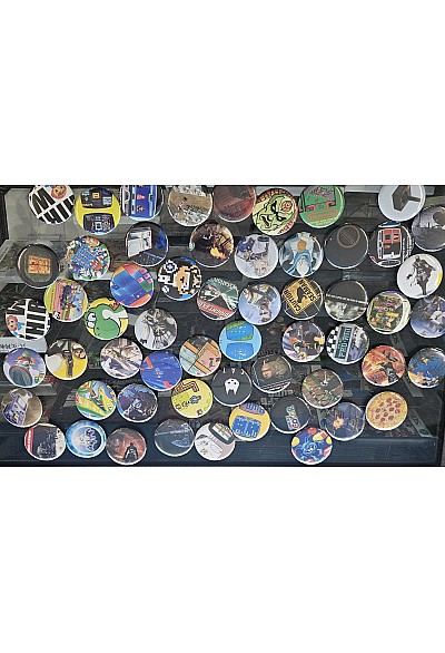 Macaron Surcyclé Par La Planque Jeux Vidéo - Modèle Au Hasard