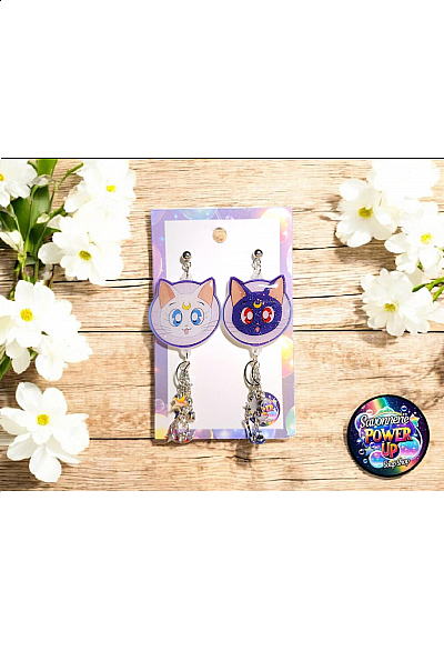 Boucles d'Oreilles Sailor Moon Par Power Up - Luna et Artemis