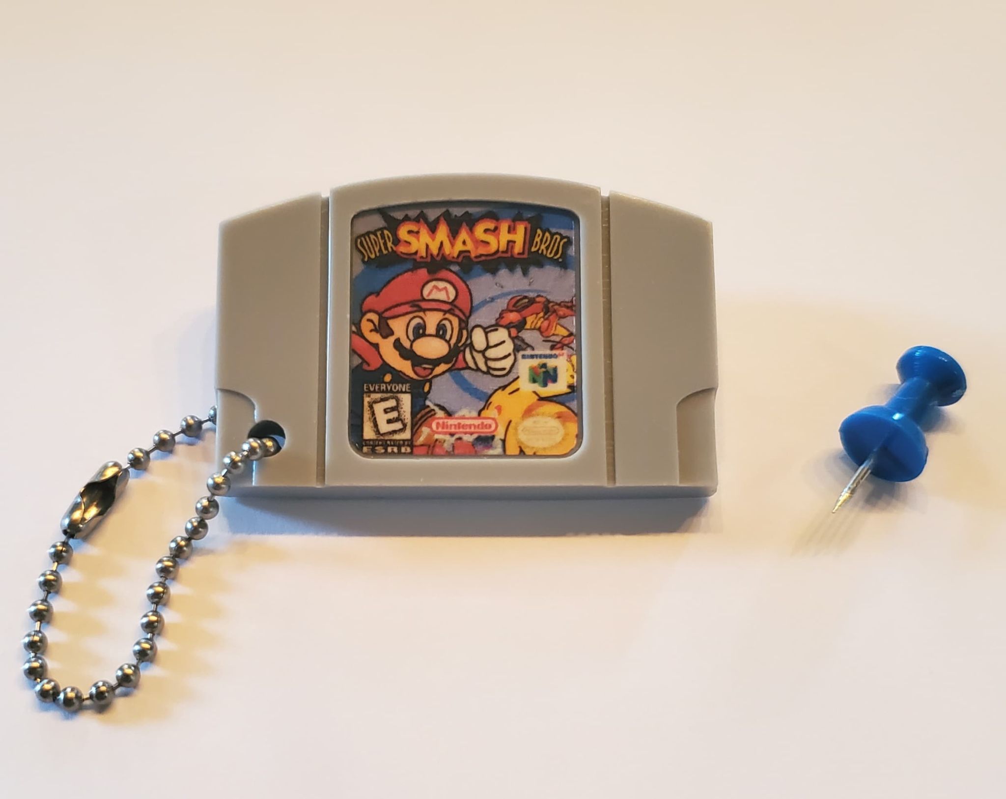 Porte-Clé Mini-Cartouche de N64 Par Chinook Crafts - Super Smash Bros.