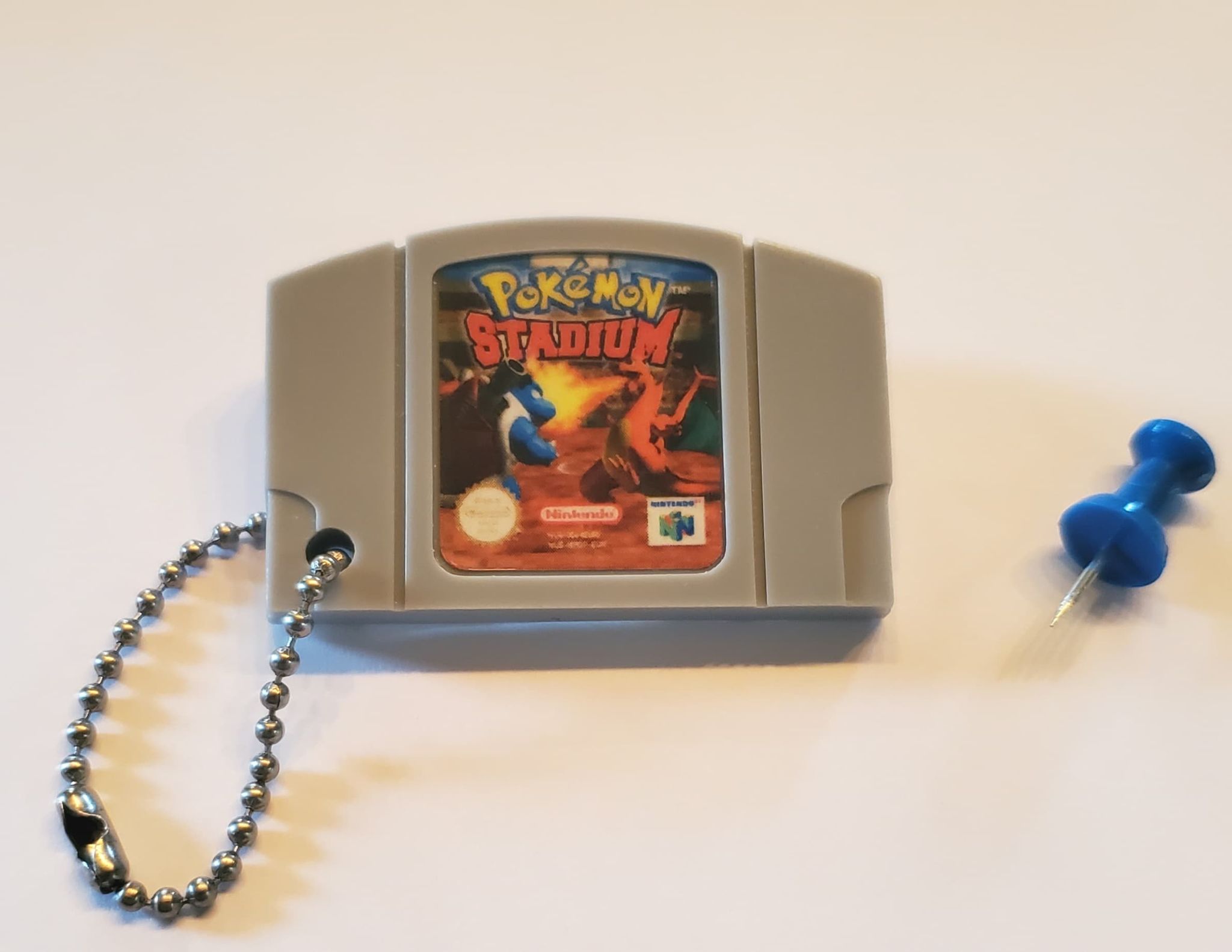 Porte-Clé Mini-Cartouche de N64 Par Chinook Crafts - Pokemon Stadium