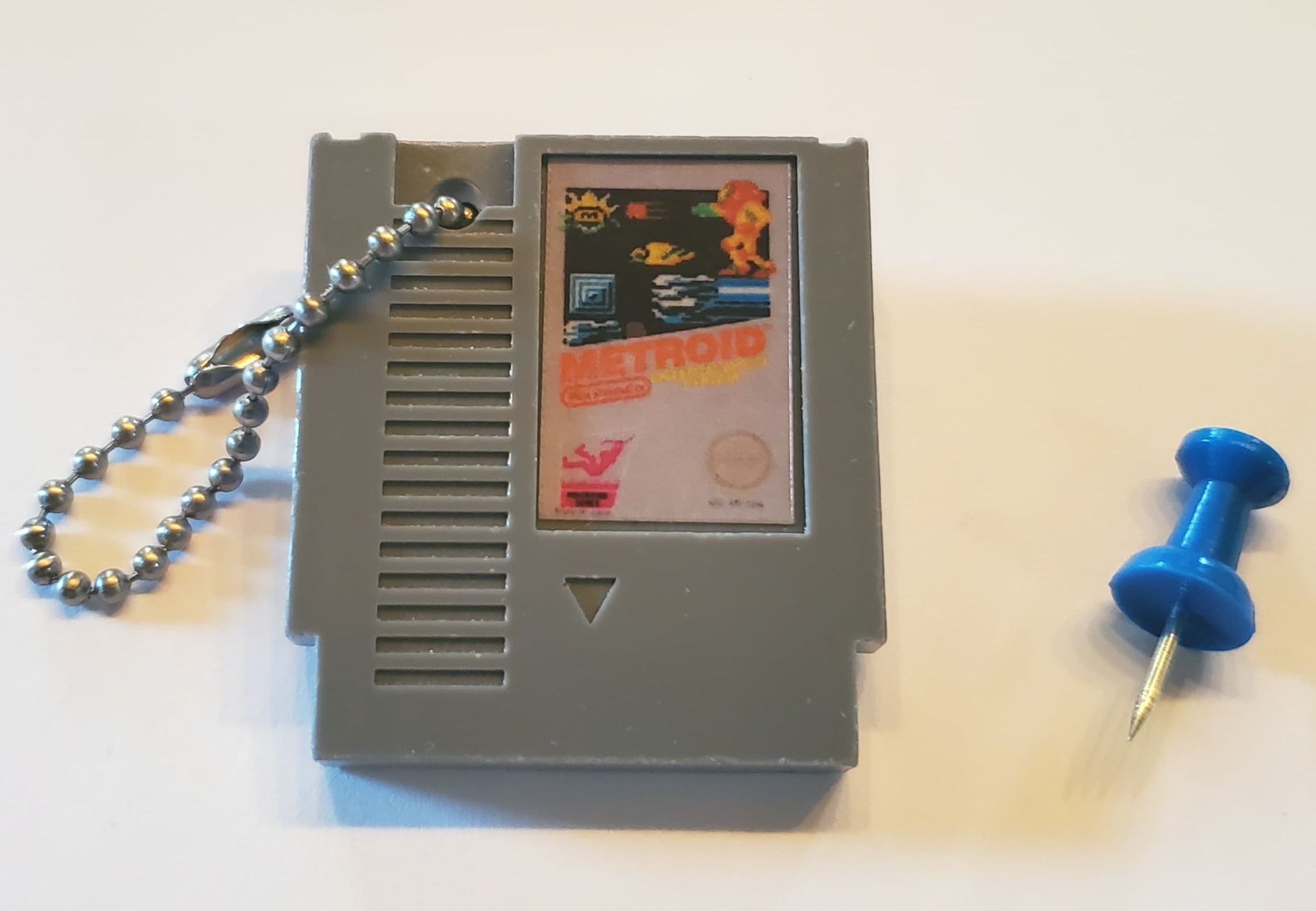 Porte-Clé Mini-Cartouche de NES Par Chinook Crafts - Metroid