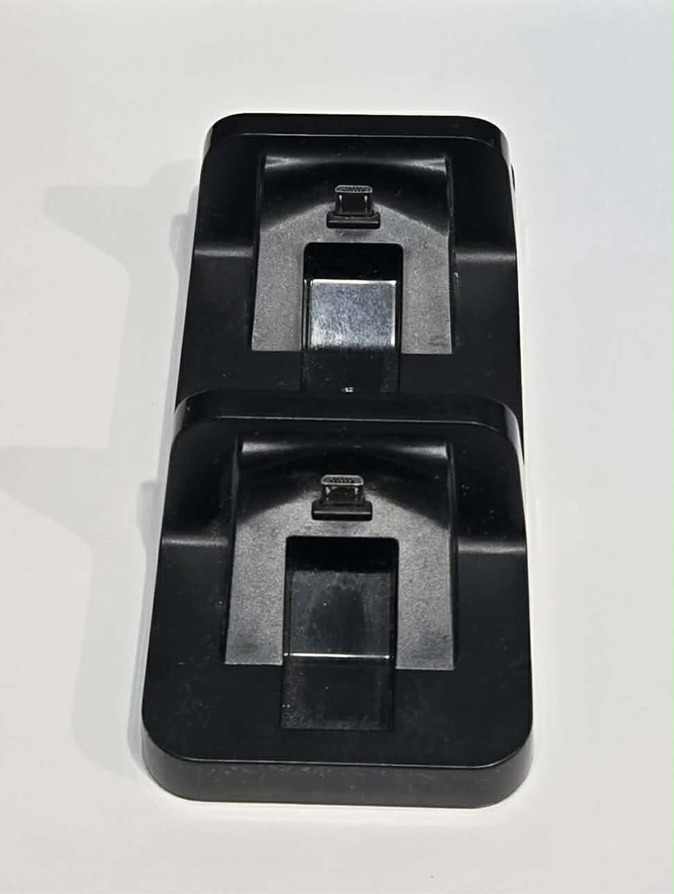 Station De Recharge Pour 2 Manettes PS4 Playstation 4 - Marque Inconnue